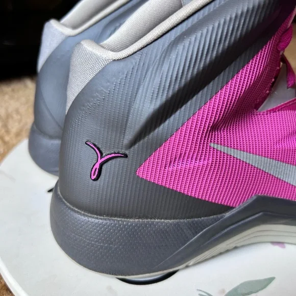 Women’s Nike Zoom HyperQuickness 'Think Pink' Brest cancer awareness size 10. - Picture 10 of 17
